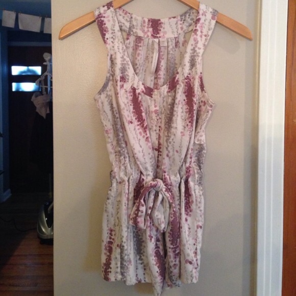 3/$30 Cute silky top - Picture 2 of 3